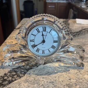 Elegant Crystal Mantel Clock with Black Roman Numerals